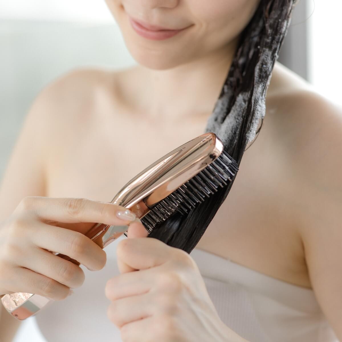 ザ ブラシュ レボ(スカルプブラシ)